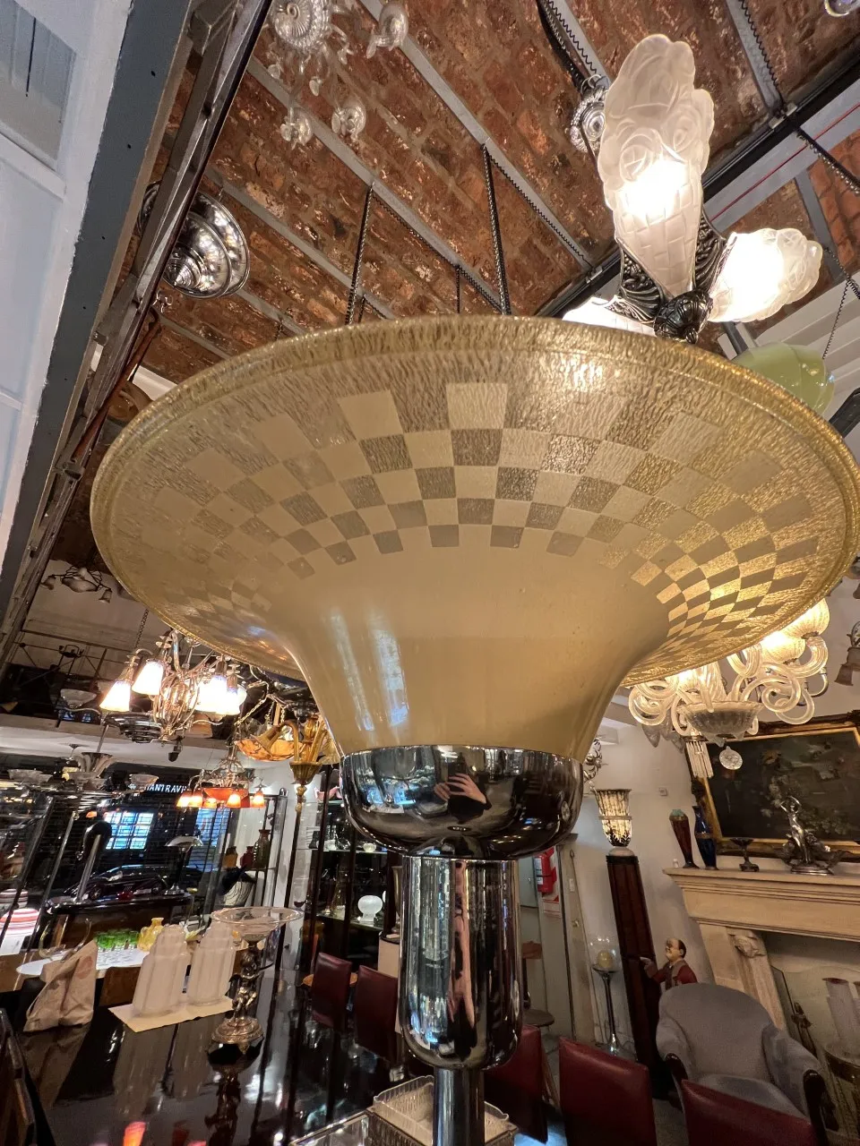 lampada da terra antica WMF con design elegantemente curvato