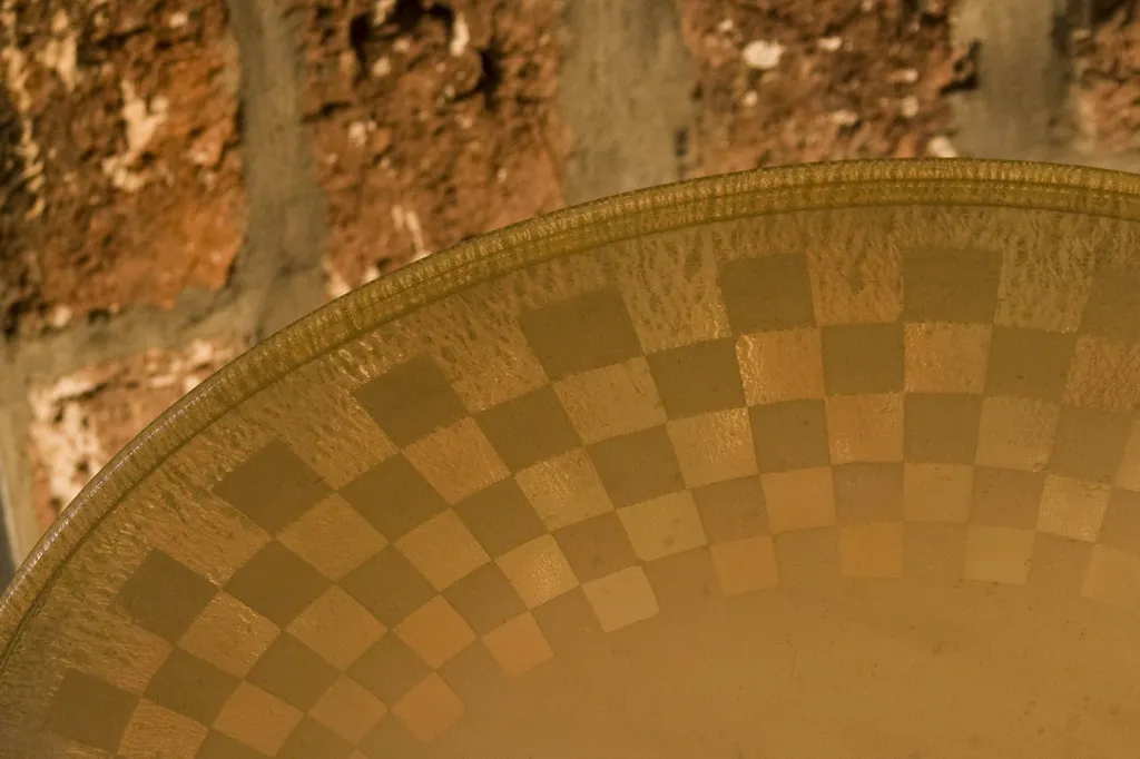 Lampada da terra antica con design esclusivo WMF, in toni chiari, perfetta per la decorazione.