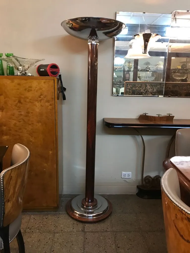 2 antique floor lamps with elegant design, cozy environment