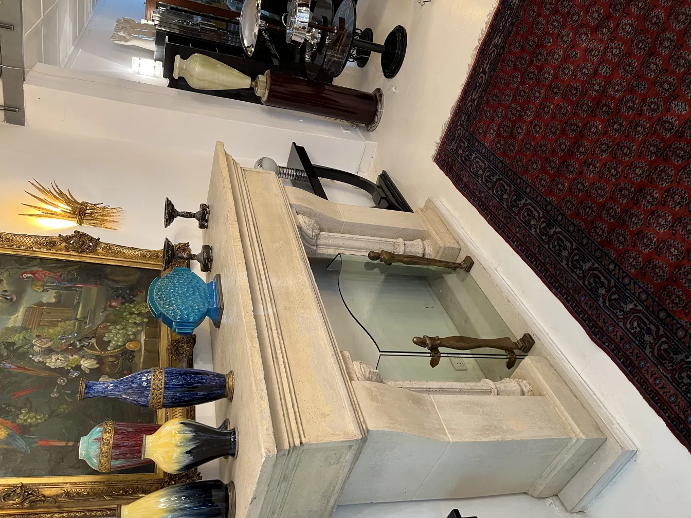 tapete antigo com padrões intrincados, acessórios decorativos