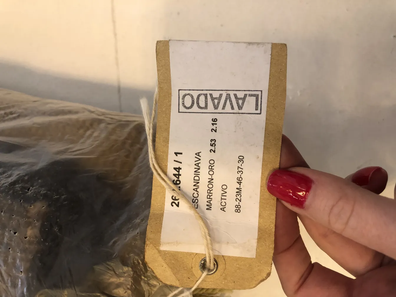 Tappeto antico scandinavo con dettagli sottili