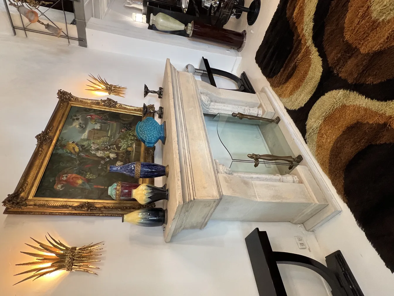 Tapete antigo com lindo design orgânico em tons terrosos. Decoração elegante.