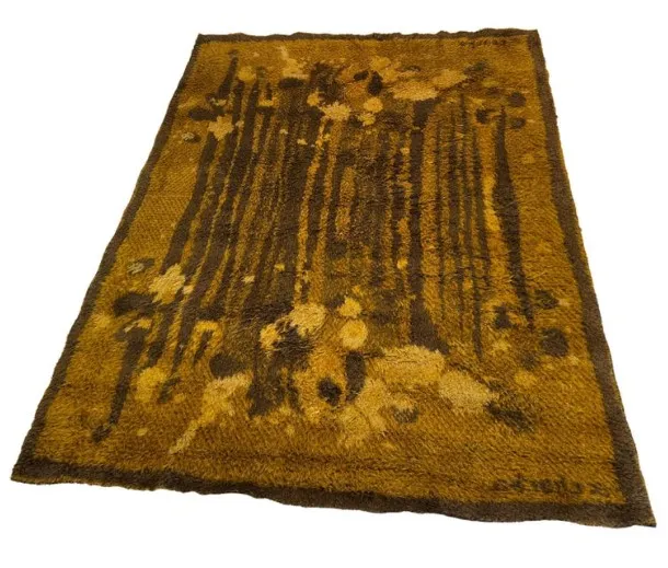 antiker Teppich mit braunen und gelben Mustern