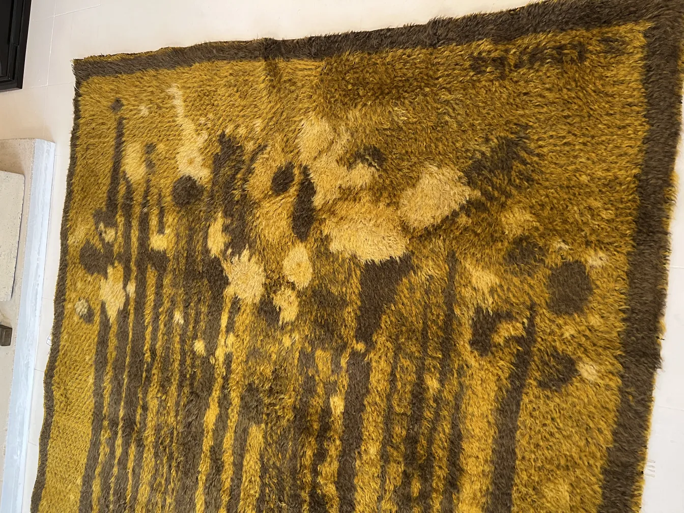 antik gelb und braun teppich mit floralem Muster