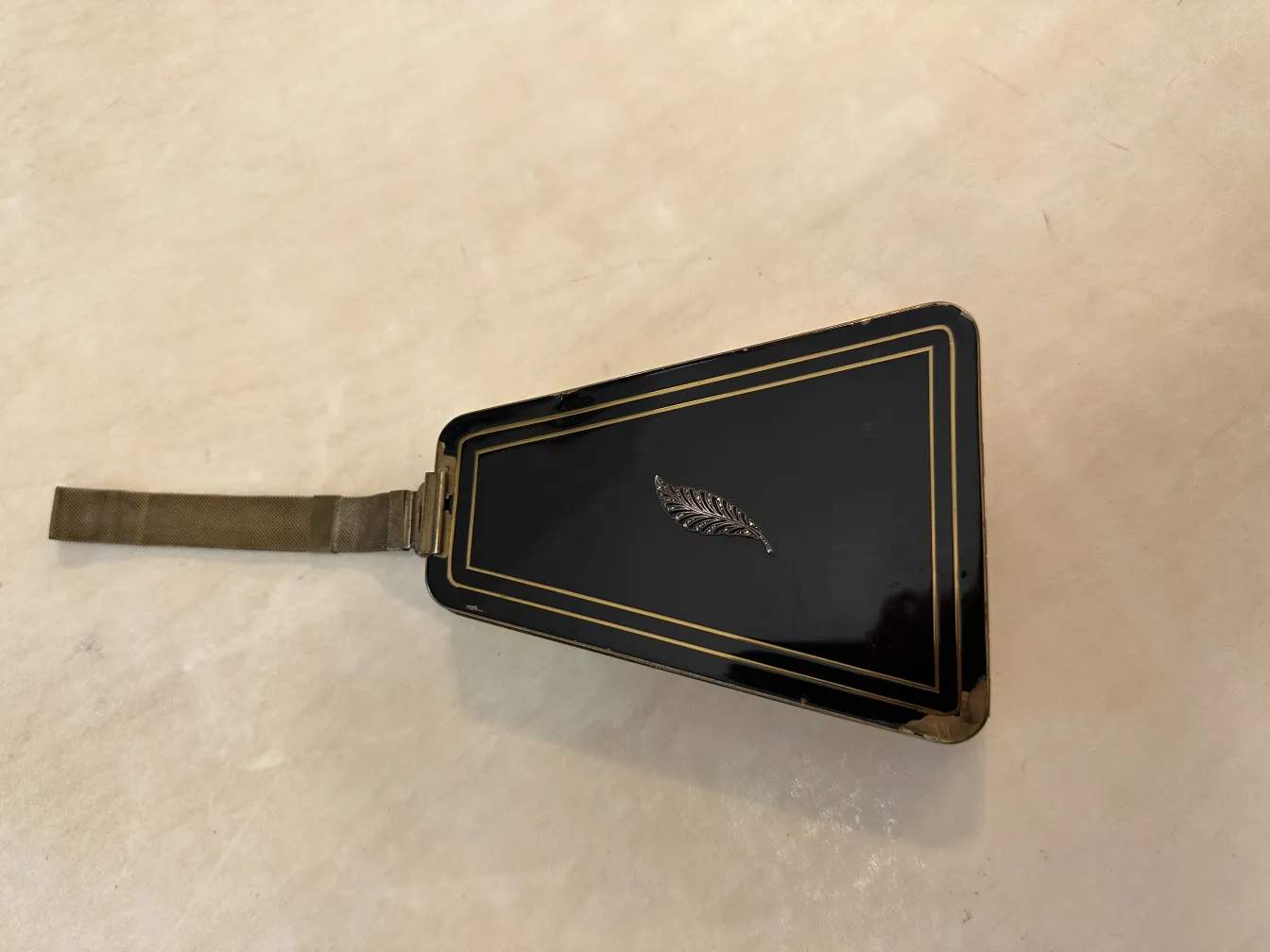 Borsa antica in stile Art Deco con design elegante