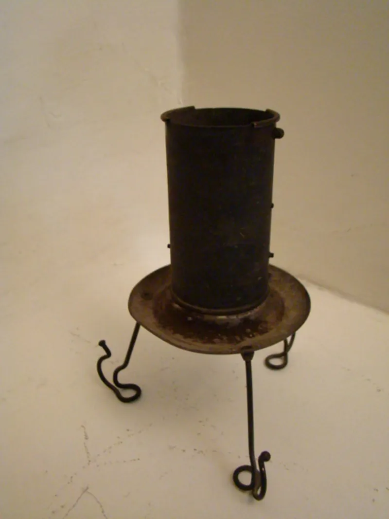 Duas lâmpadas de teto antigas com design único de Poul Henningsen.