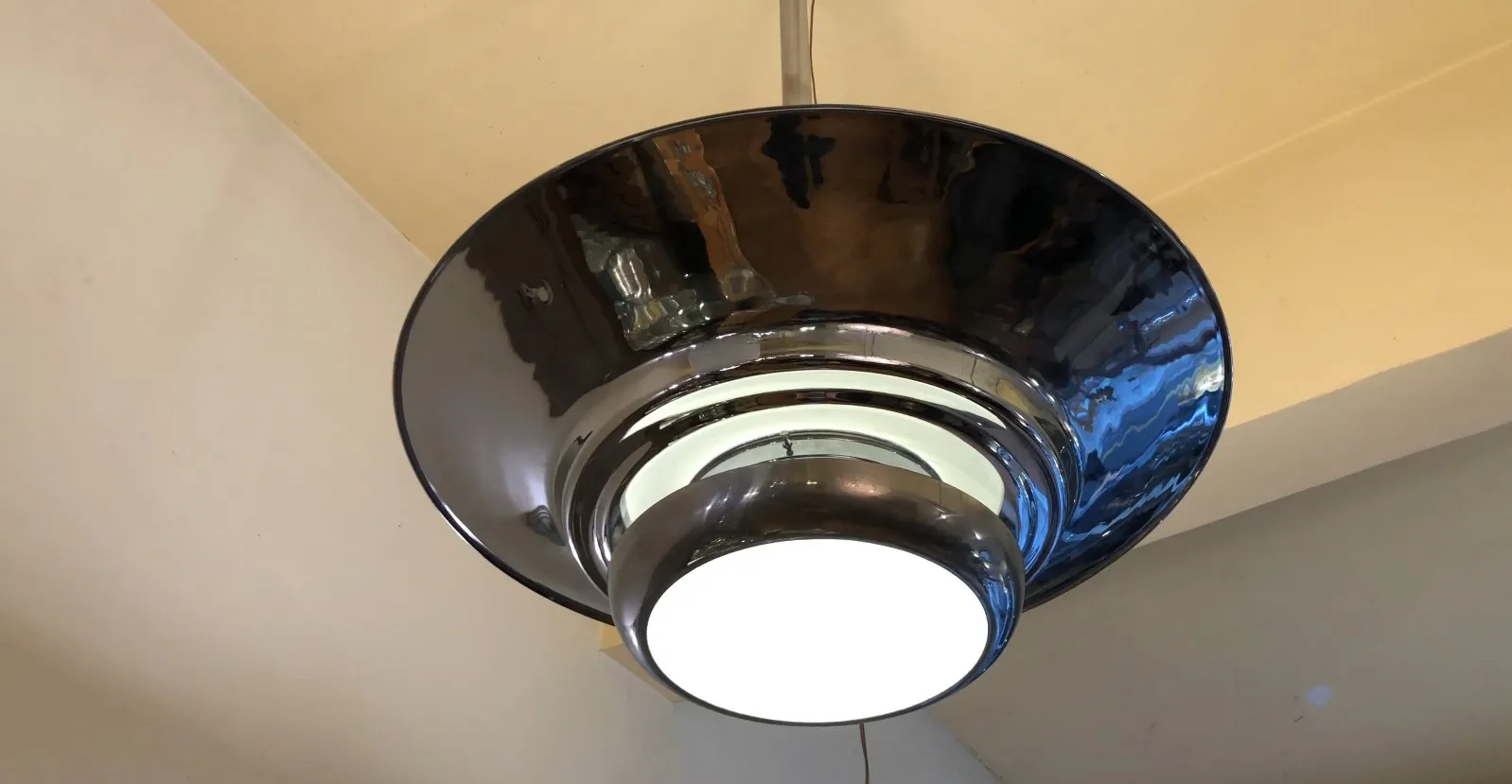 Lustres anciens, avec un design décoratif et élégant