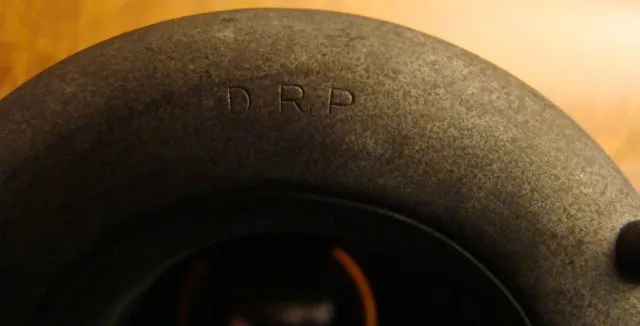 详细查看2盏古董吊灯在温馨环境中