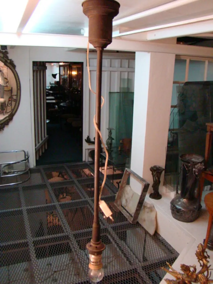 Poul henningsenのアンティーク吊り下げランプ、クラシックデザインのビンテージ環境。