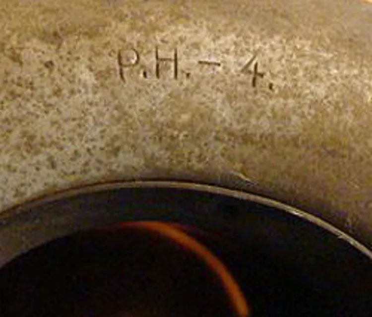 Античные подвесные лампы Poul henningsen в уютной обстановке