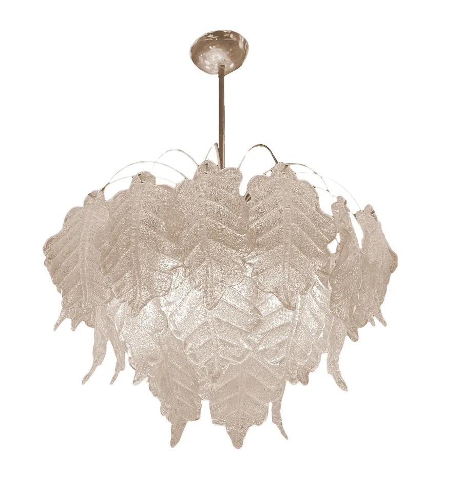 2 antike hängelampen, blattform, in einer eleganten Umgebung