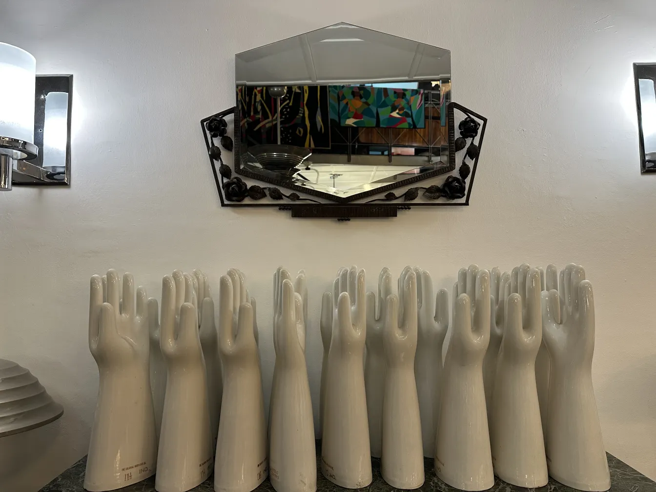 miroir de main antique avec décoration florale