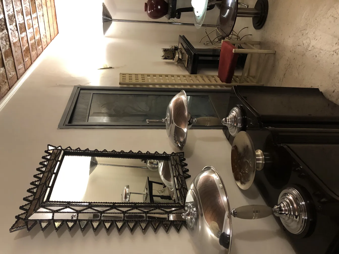 espelho decorativo antigo com moldura ornamentada