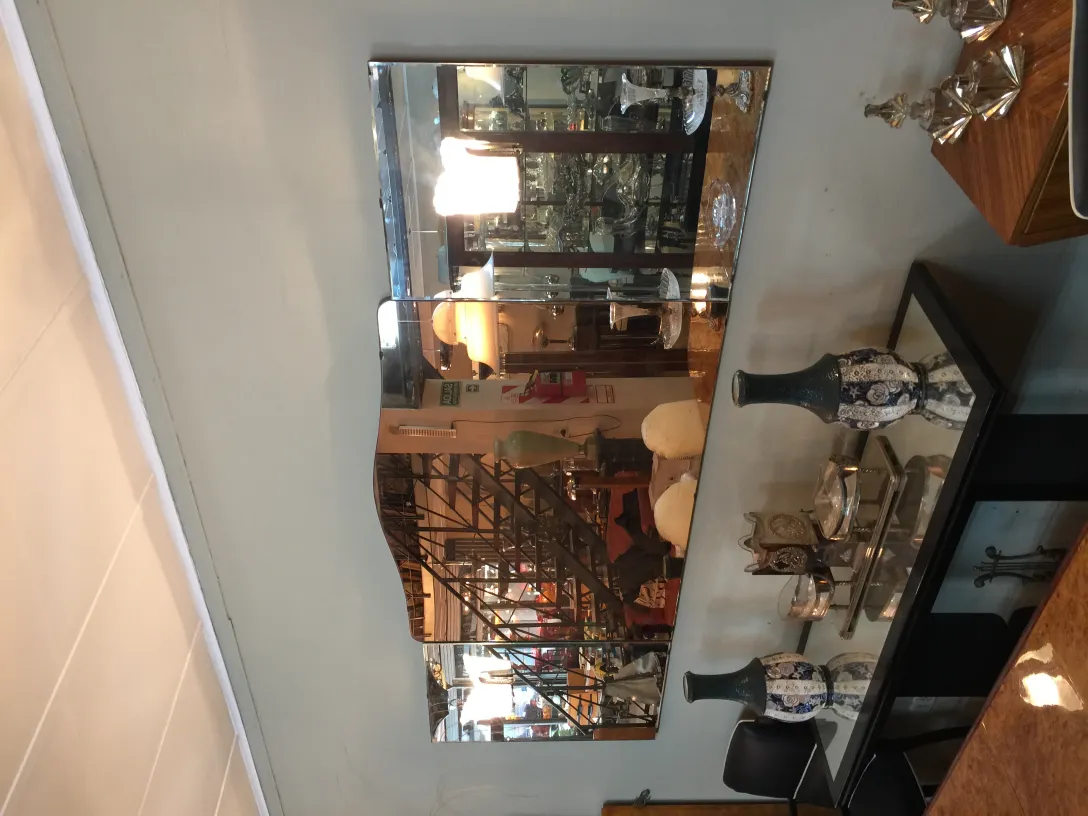 espejo antiguo decorativo en un ambiente elegante