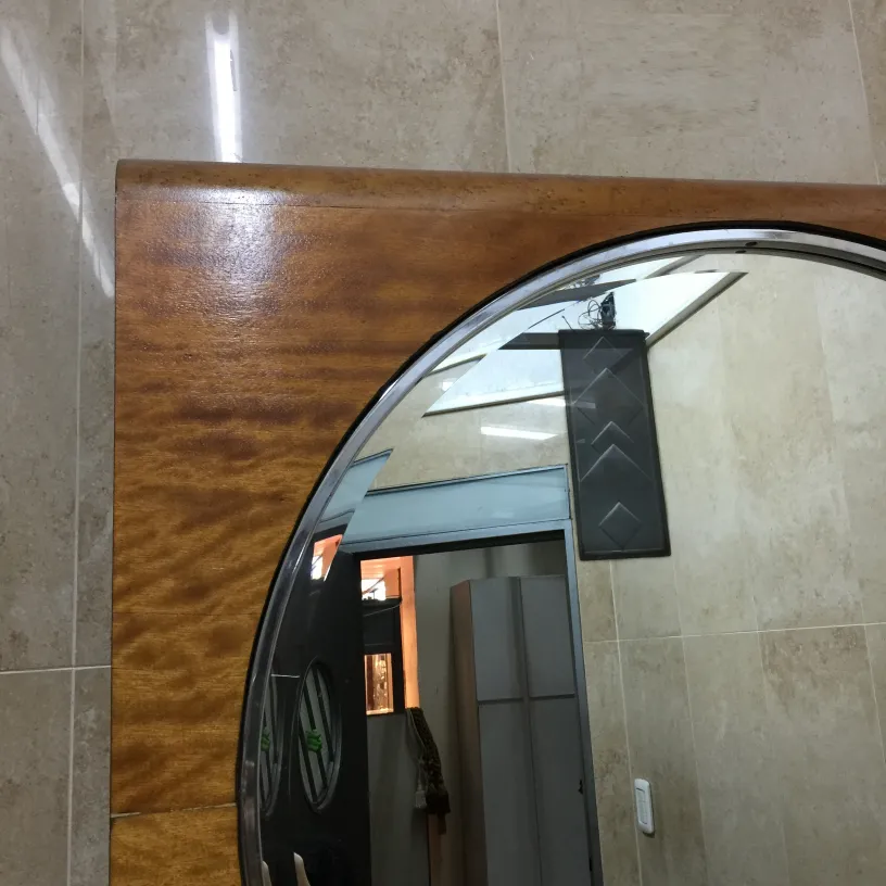 Espelho redondo antigo com moldura decorativa