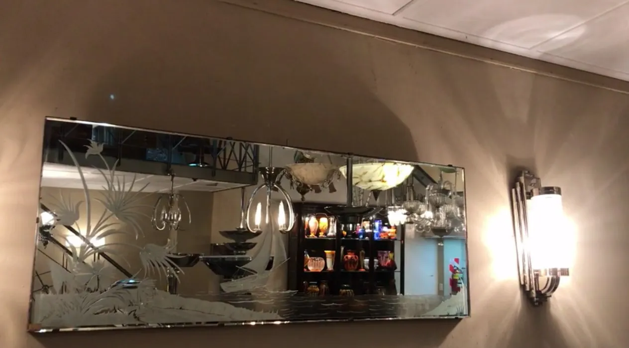 specchio antico decorativo con incisioni in vetro