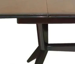 Mesa de comedor antigua para 8 personas de los años 1960, con patas elegantes.