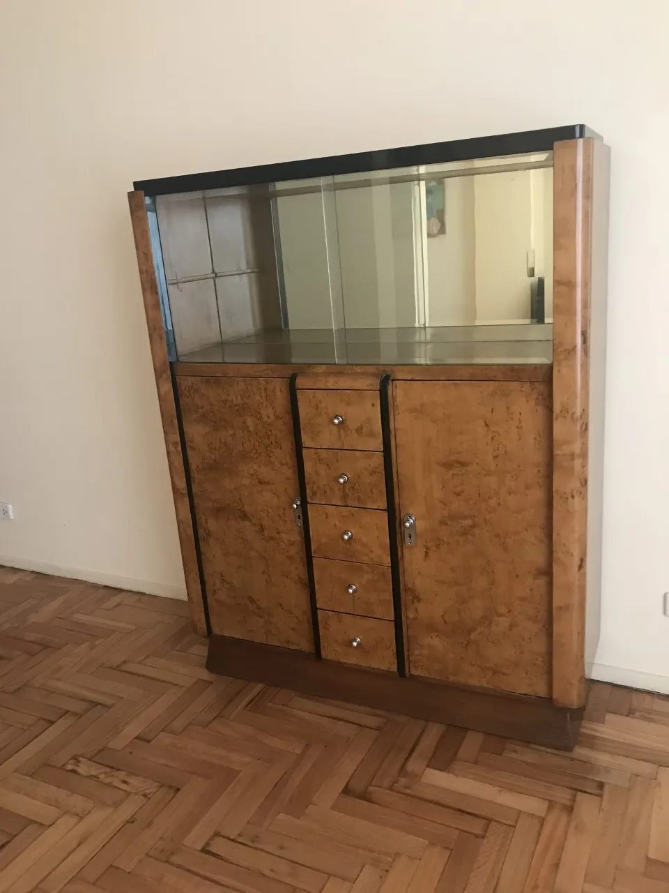 简单设计的古董书架