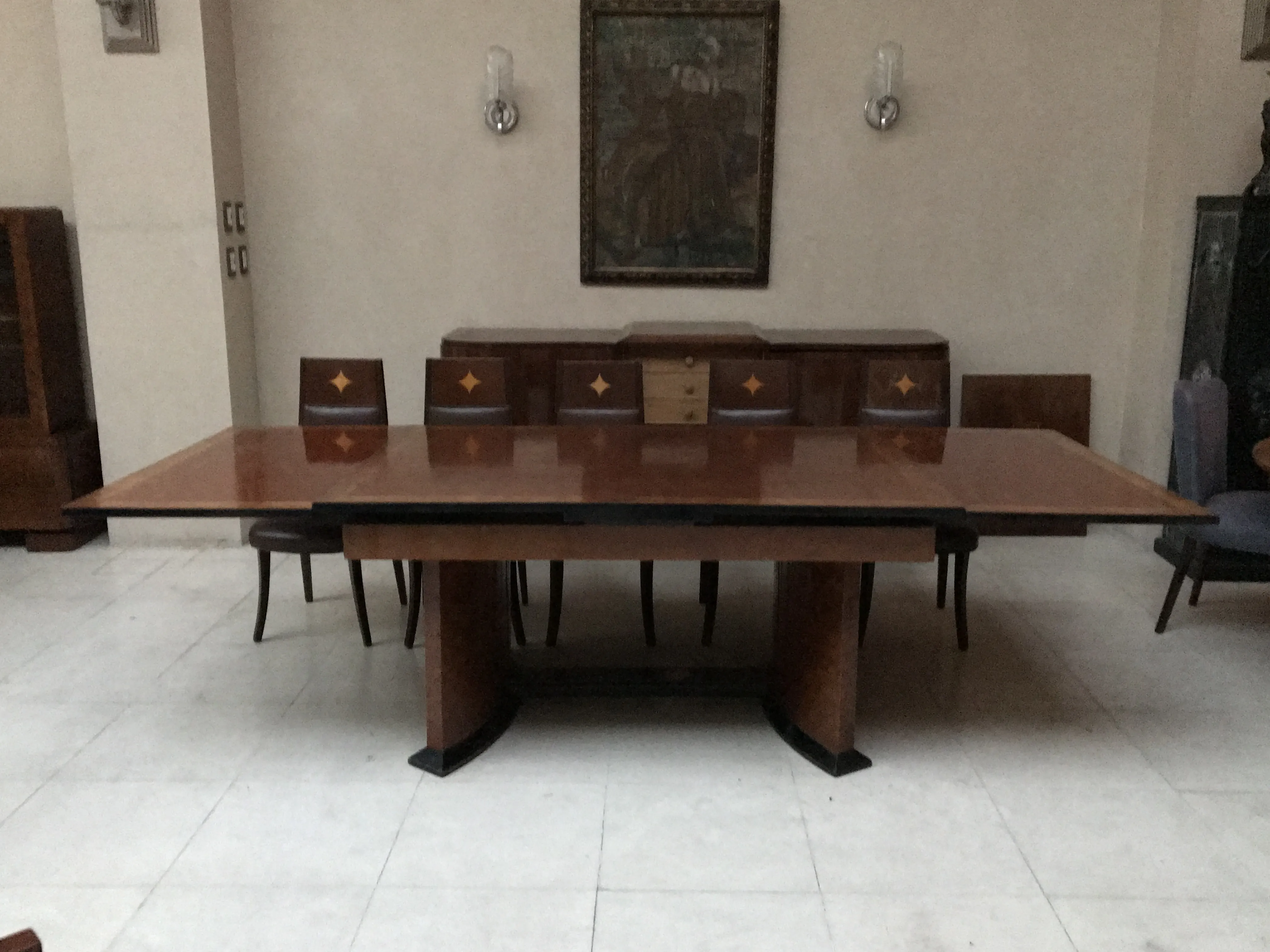 mesa de comedor antigua art deco para 12 personas en un ambiente elegante