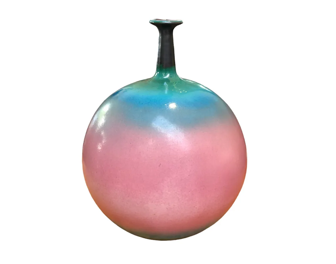 vaso antigo de cerâmica com cores vibrantes em forma esférica