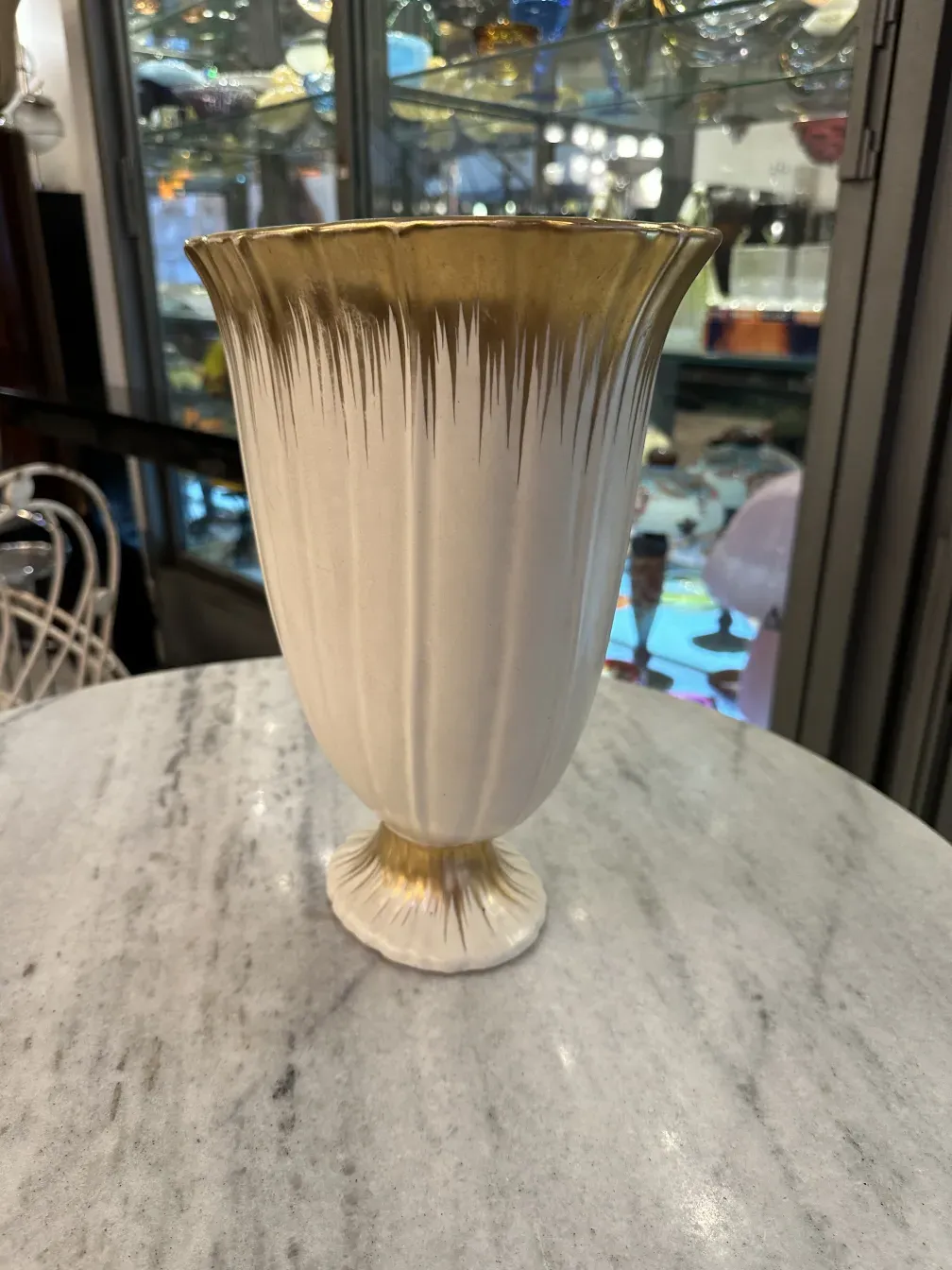 vase aus antiker Keramik Beswick mit goldenen Akzenten