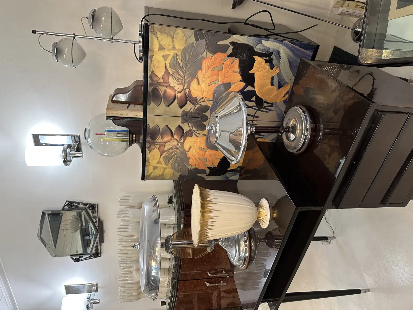 Cerâmica decorativa antiga em ambiente elegante