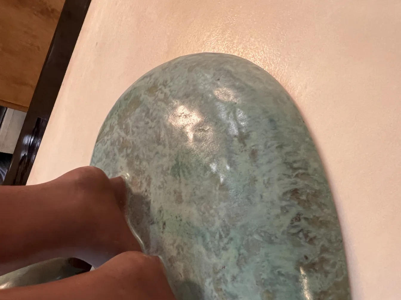 cerâmica antiga em verde com textura única