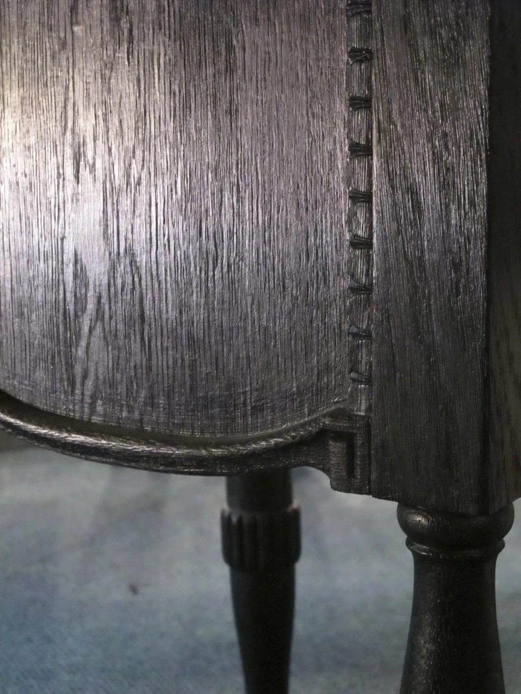 mesa antigua de diseño por Jean Michel Frank para dos personas, elegante y clásica