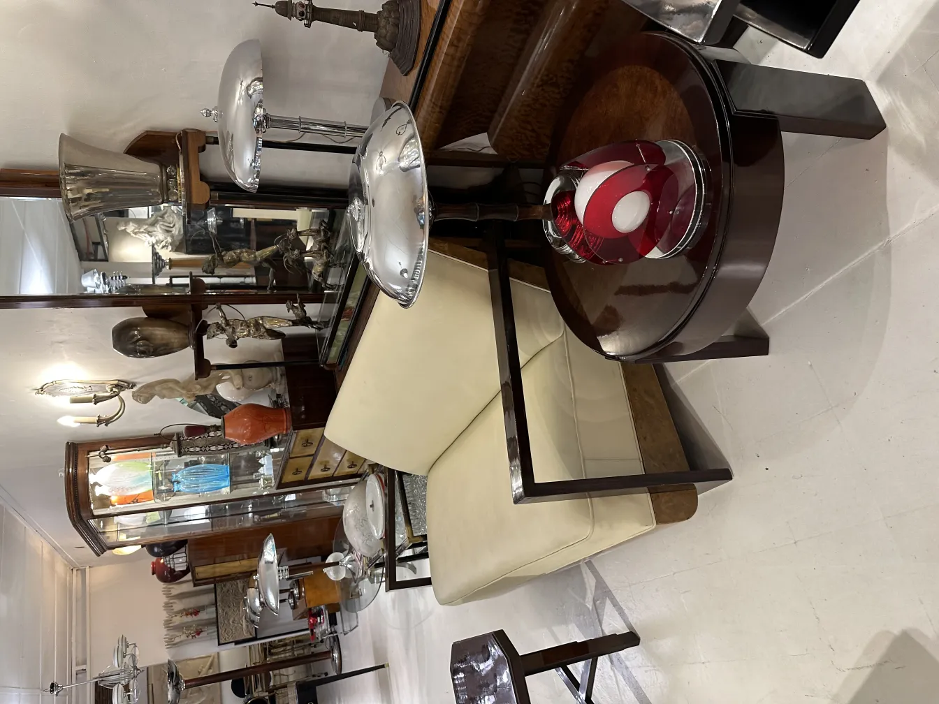 elegant antique table lamp in vintage decorated room