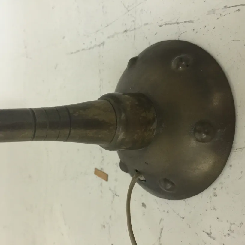 base de lampe de bureau ancienne avec détail en bronze