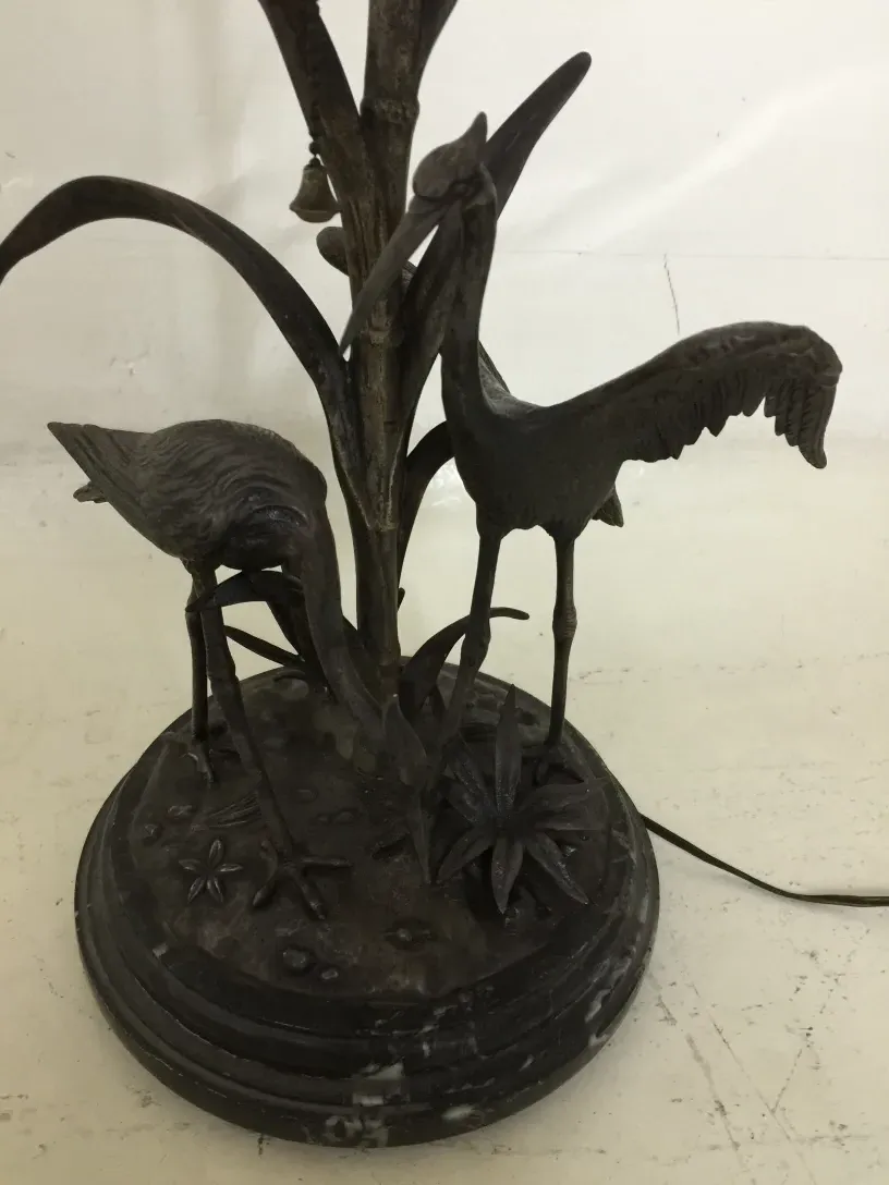 Antique table lamp Figudo with decorative bird-shaped base