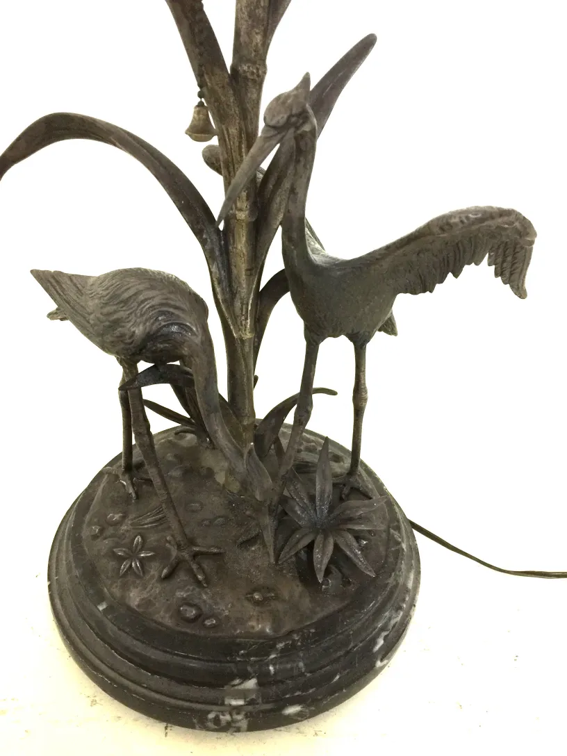 antike Tischlampe mit Vogelfiguren und floralem Design, Figudo.