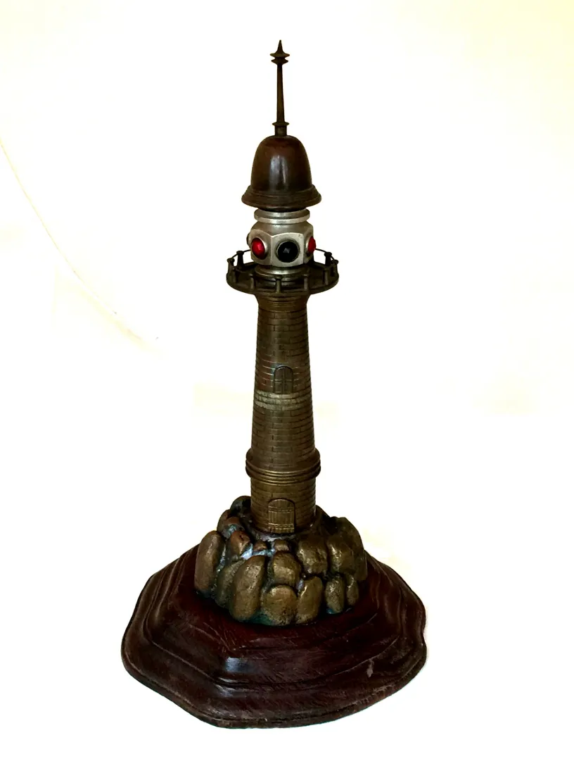lampara de mesa antigua en forma de faro decorativo