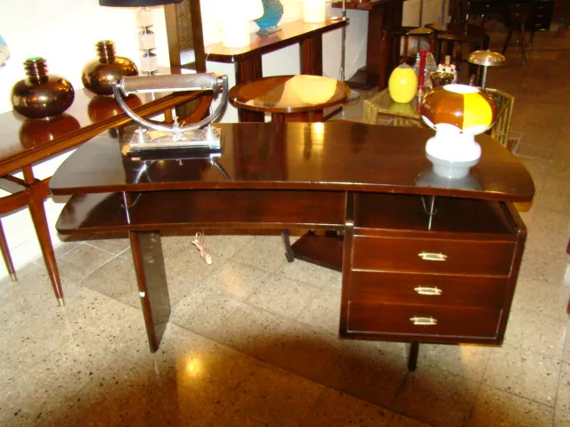 lampara de mesa antigua blanca con base decorativa