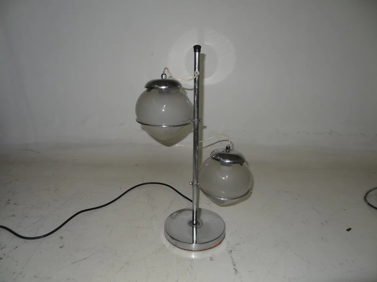 antique table lamp with two spherical lights, white base