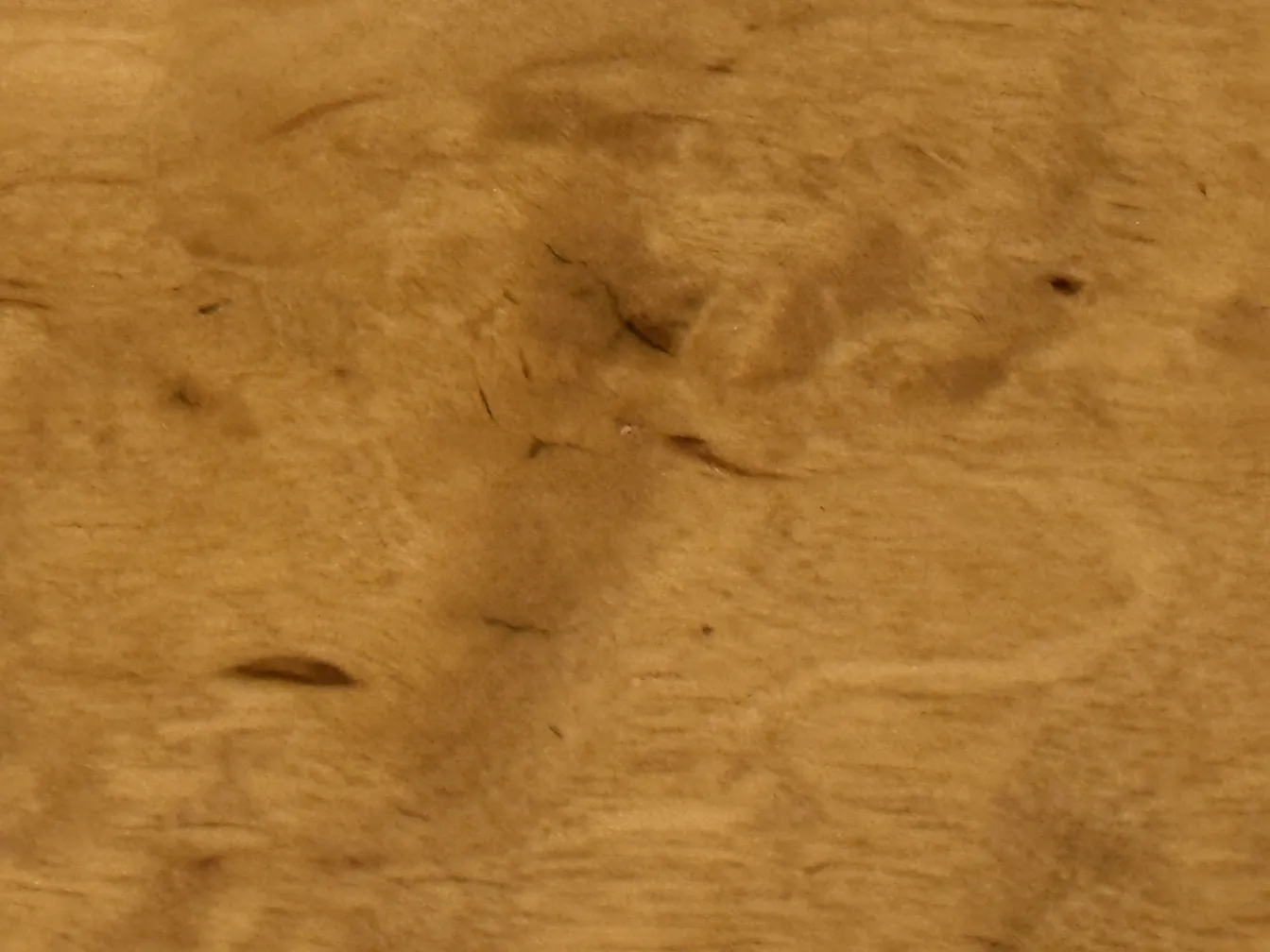 дресуар с декорированной поверхностью и мелкими царапинами