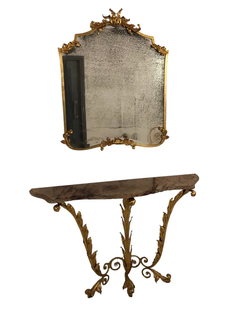 Consola antigua decorativa con espejo dorado