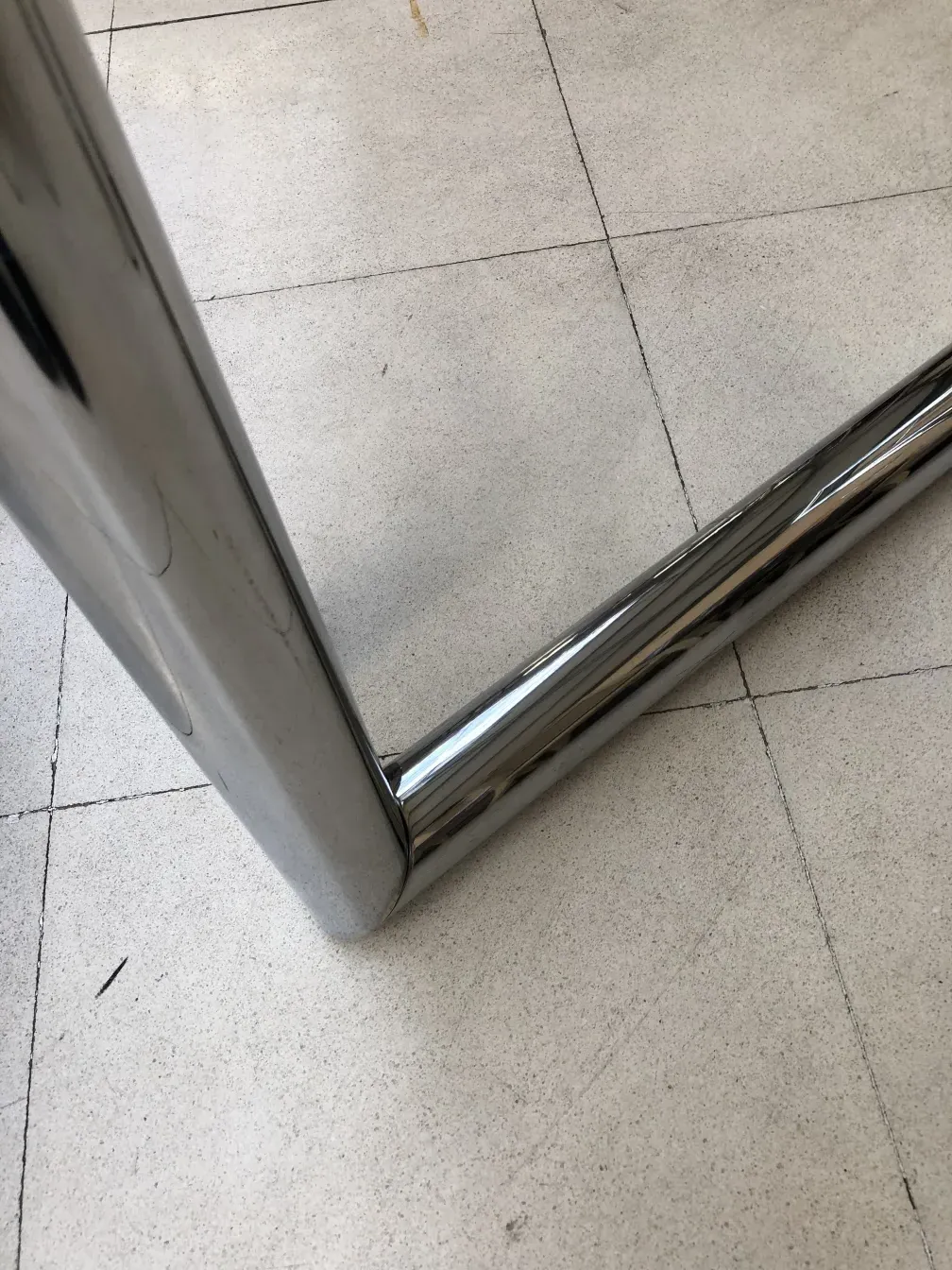 antiker Konsolentisch mit elegantem Design