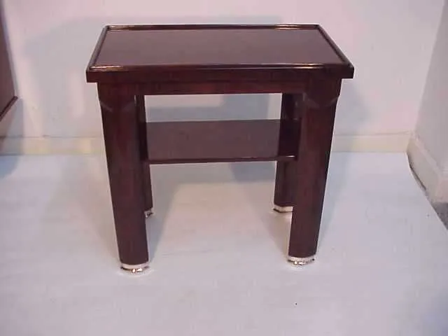 table de dresuar ancienne avec étagère inférieure