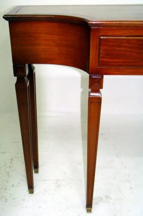 consolle antiche comte con design attraente e gambe stilizzate