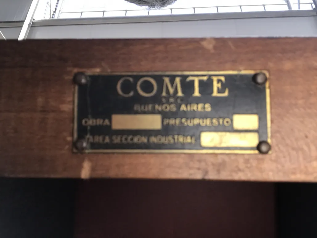 consolle antica con targa comte