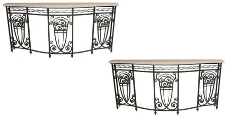 mesa de console antiga com design ornamental