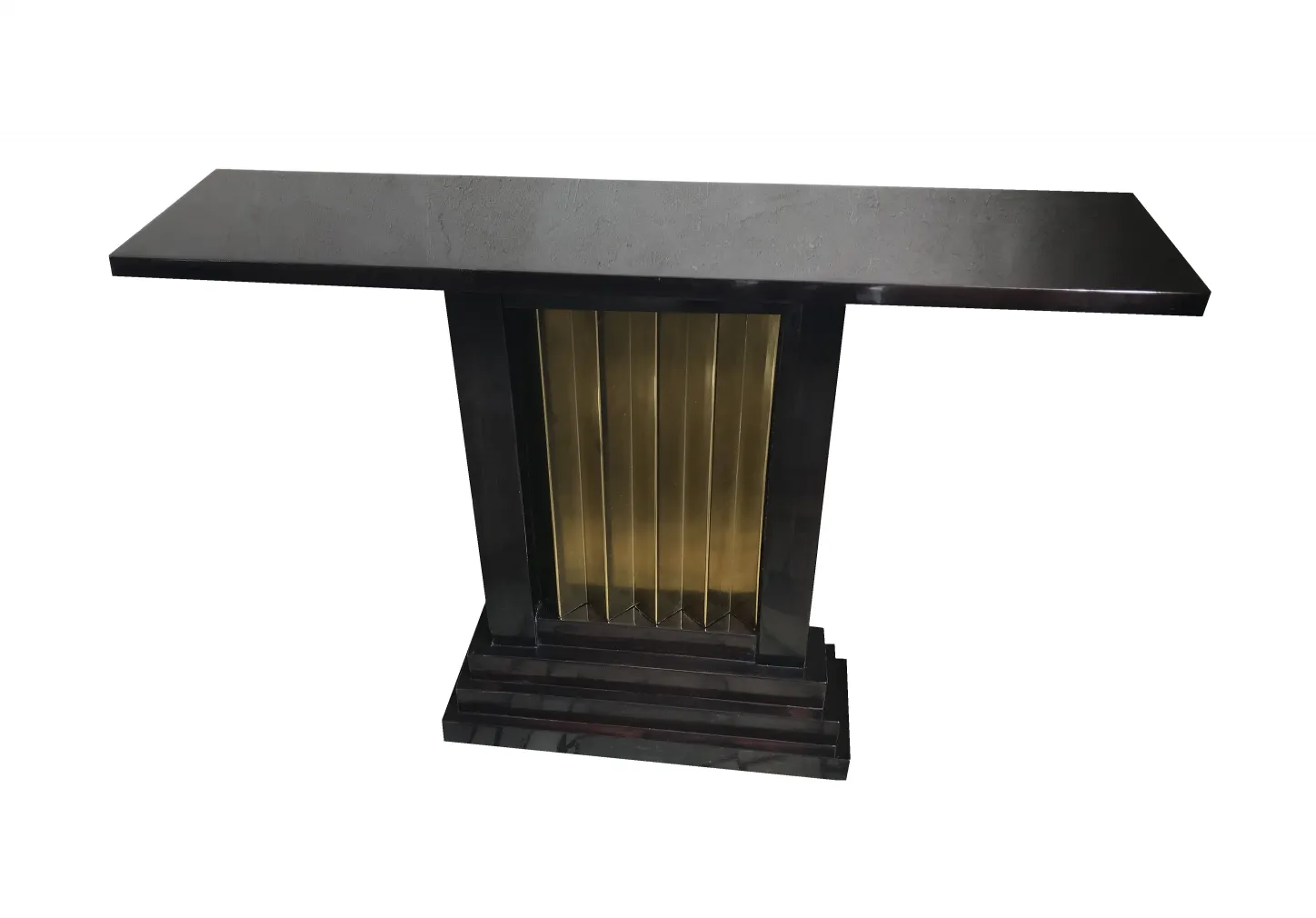 duas consoles antigas com detalhes únicos, formas elegantes