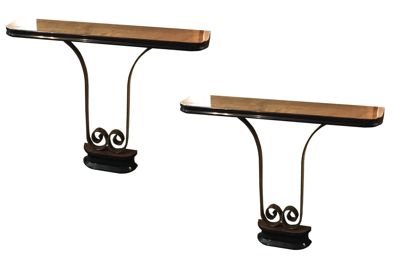 duas consolas antigas com design elegante e curvo