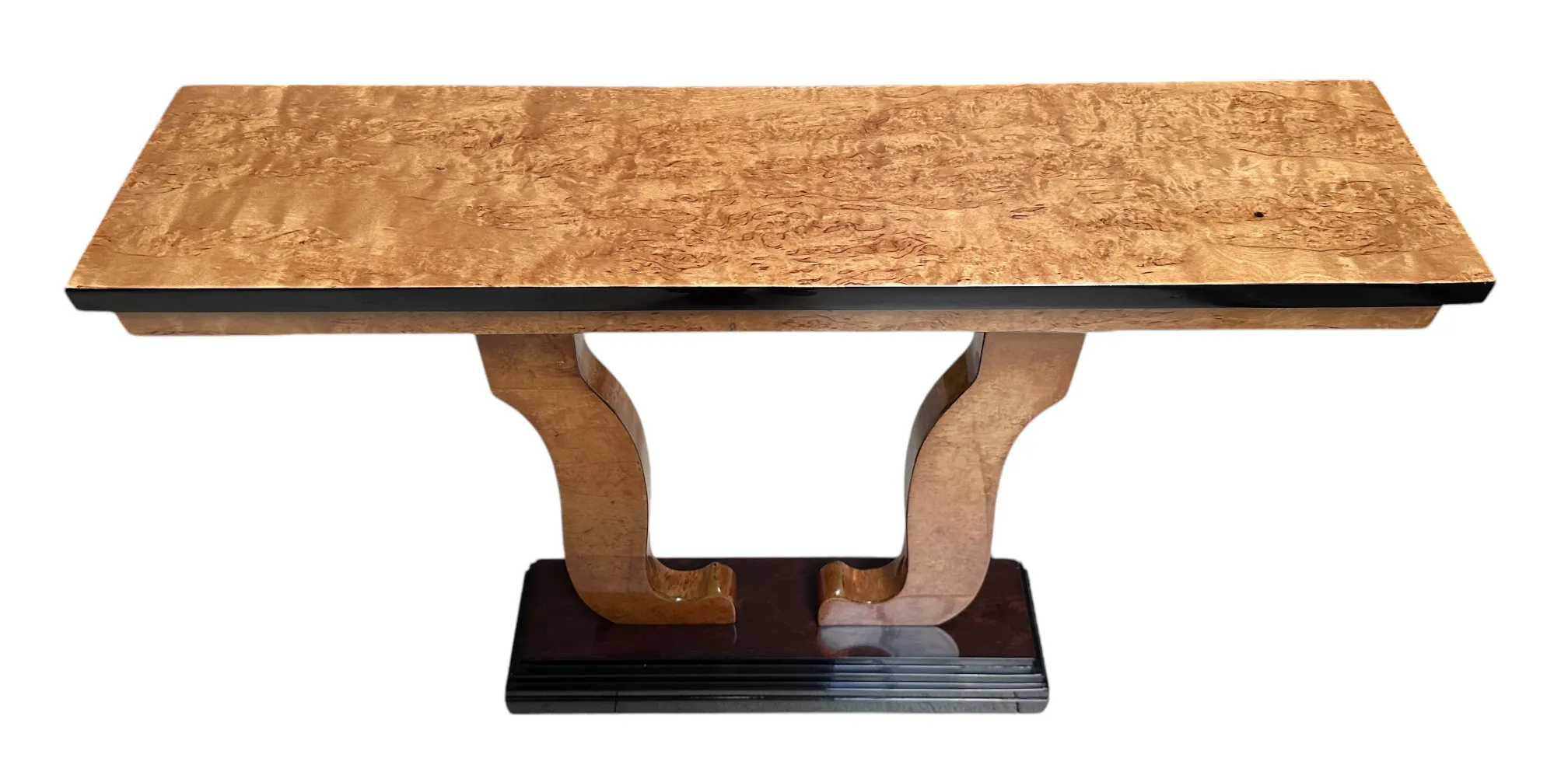 anciennes consoles au design élégant et attrayant