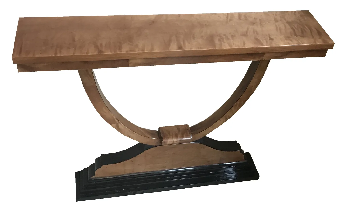 दो प्राचीन कंसोल टेबल्स की दृश्यता, डिजाइन में वक्रता