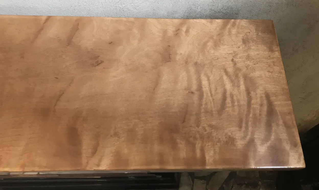 عرض من الأعلى لطاولة وحدة التحكم القديمة اثنين