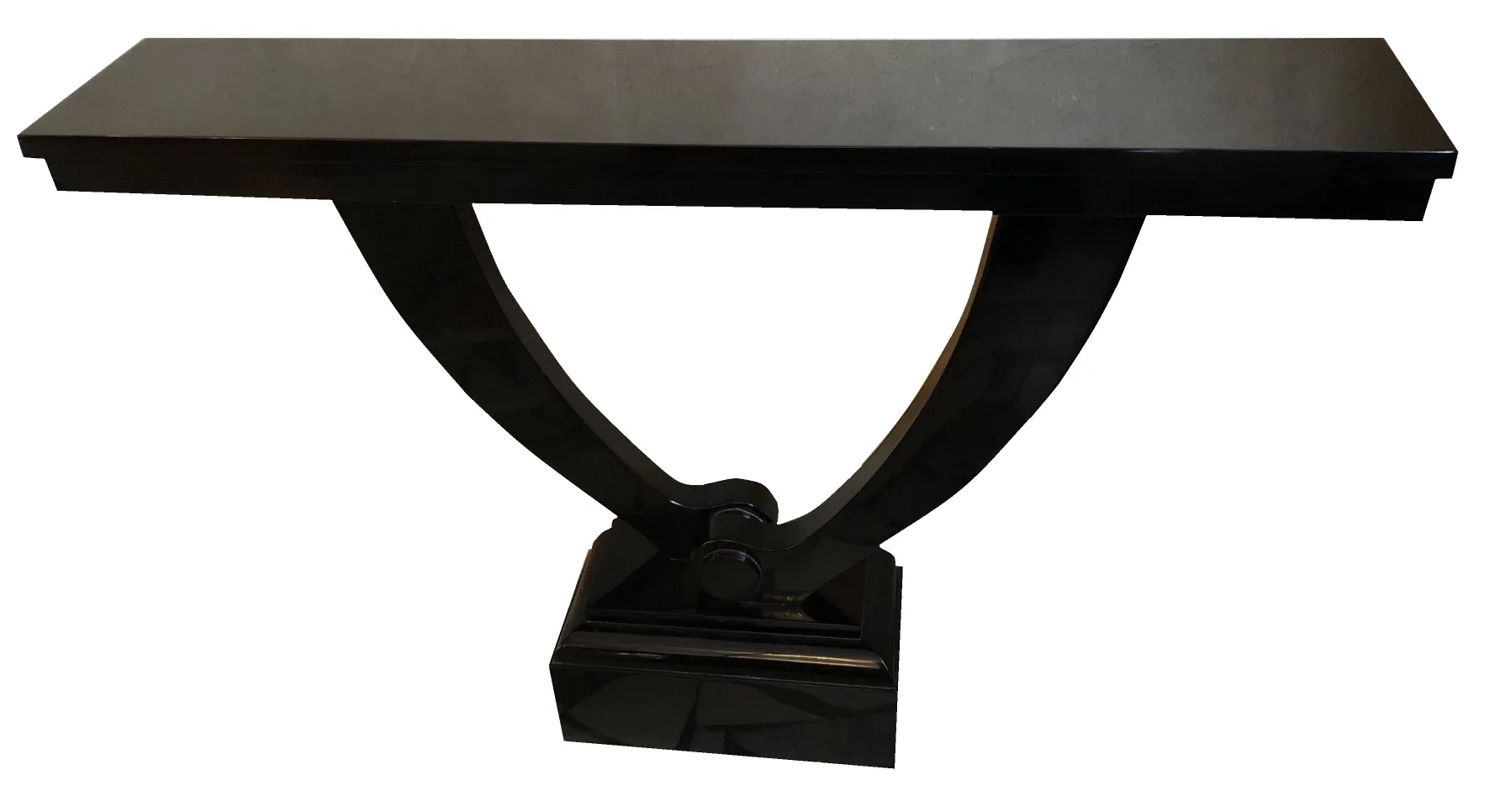 2 consoles elegantes em ambiente clássico, estilo antigo