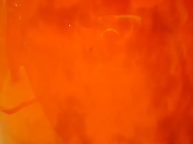 vetro antico firmato da Muller Fres con colore vivace