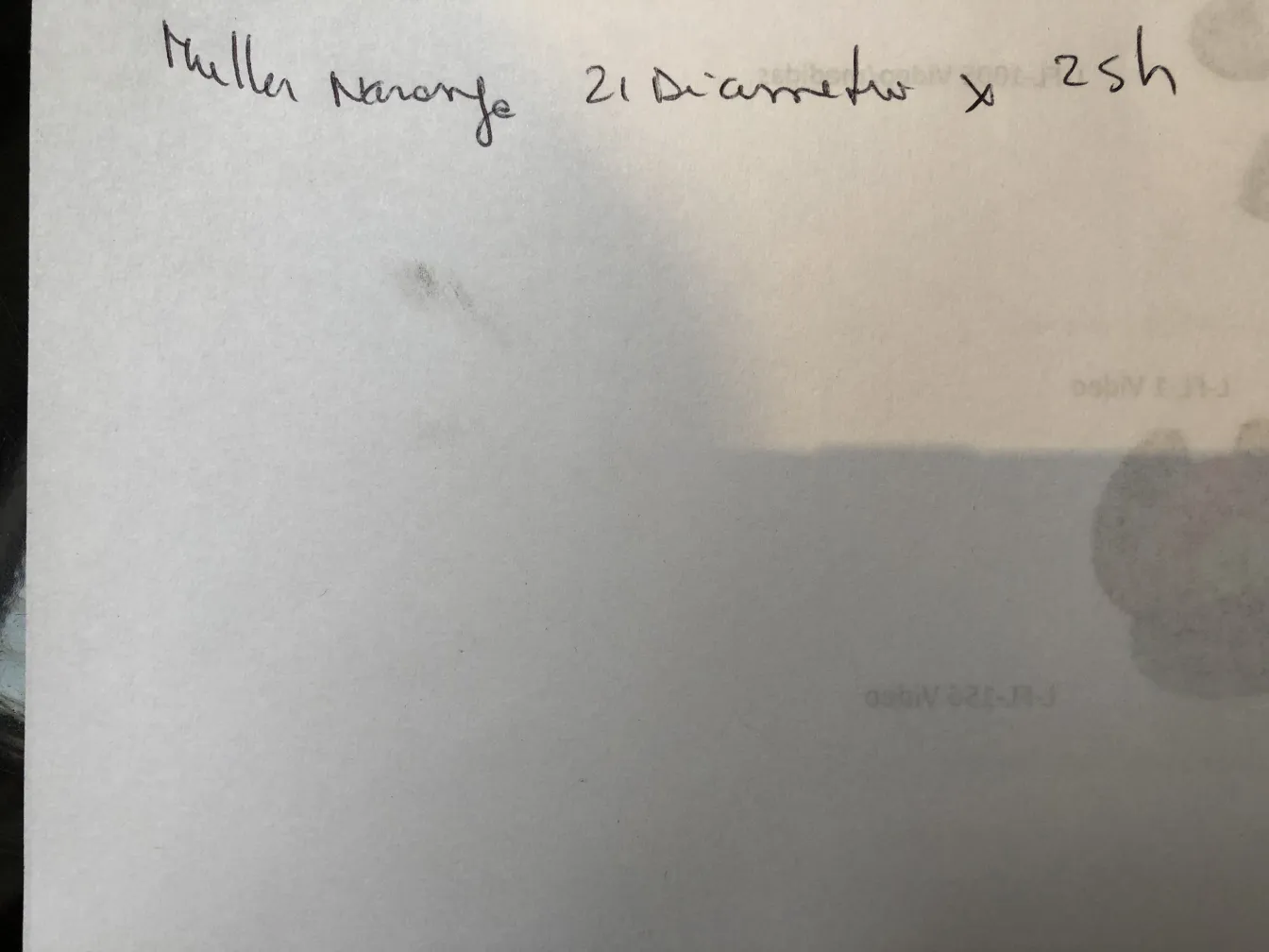 Vidro assinado de Muller Fres com detalhes elegantes, antiguidade.